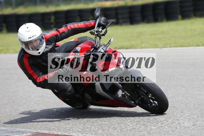 /Archiv-2024/29 12.06.2024 MOTO.CH Track Day ADR/Gruppe gelb/unklar